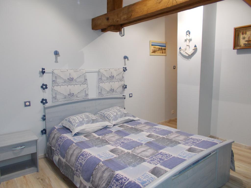 La Ferme De Genarville Bouville  Room photo